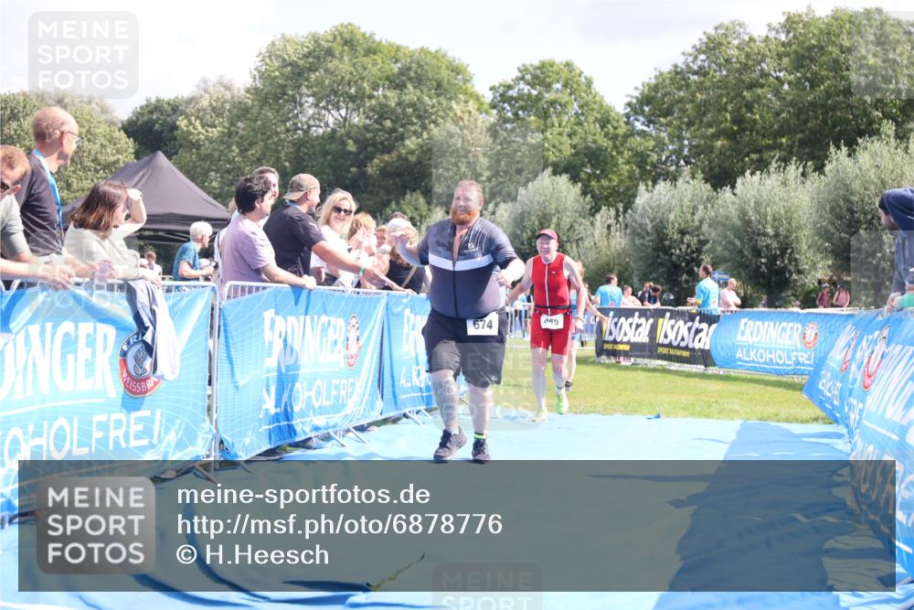 25.08.2024 - Elbe Triathlon Hamburg H.Heesch http://msf.ph/oto/6878776 25.08.2024 12:12:09 Ziel 459, 674, 1575 meine-sportfotos.de
