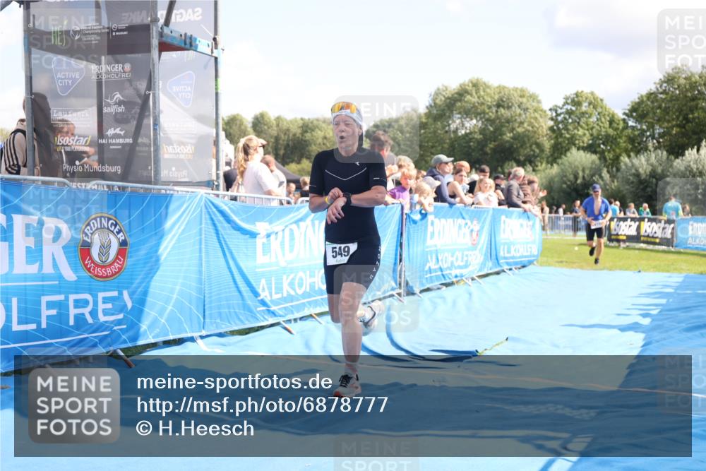 25.08.2024 - Elbe Triathlon Hamburg H.Heesch http://msf.ph/oto/6878777 25.08.2024 11:49:47 Ziel 548, 549, 1410, 1496 meine-sportfotos.de
