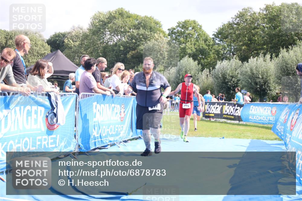 25.08.2024 - Elbe Triathlon Hamburg H.Heesch http://msf.ph/oto/6878783 25.08.2024 12:12:09 Ziel 459, 674, 1575 meine-sportfotos.de
