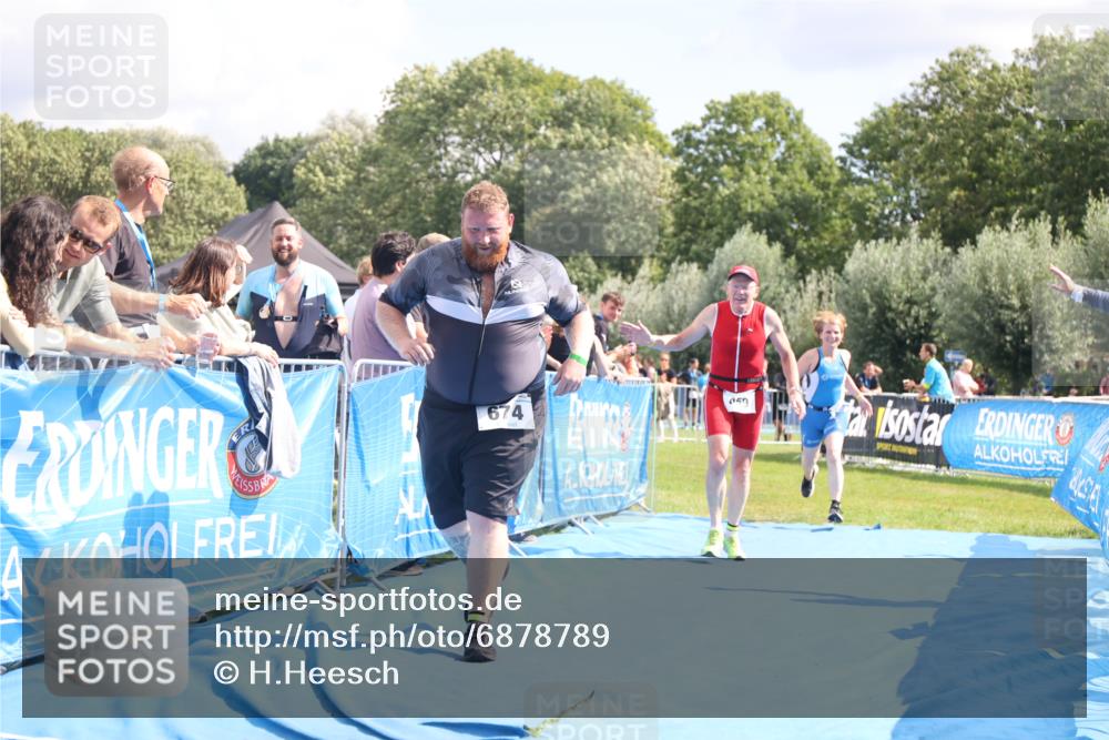 25.08.2024 - Elbe Triathlon Hamburg H.Heesch http://msf.ph/oto/6878789 25.08.2024 12:12:10 Ziel 459, 674, 1575 meine-sportfotos.de