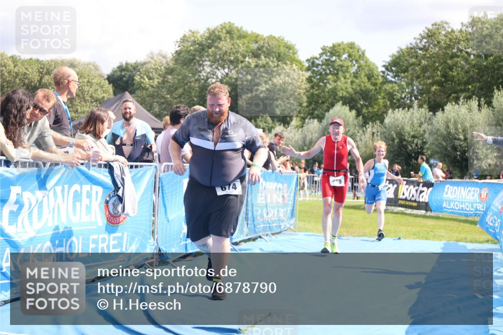 25.08.2024 - Elbe Triathlon Hamburg H.Heesch http://msf.ph/oto/6878790 25.08.2024 12:12:10 Ziel 459, 674, 1575 meine-sportfotos.de