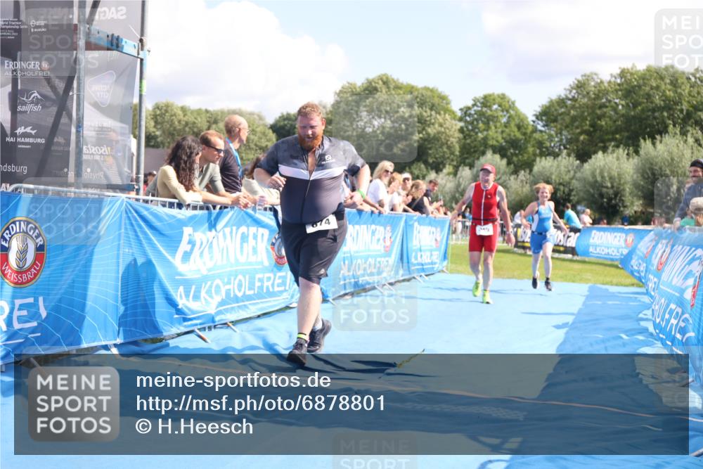 25.08.2024 - Elbe Triathlon Hamburg H.Heesch http://msf.ph/oto/6878801 25.08.2024 12:12:11 Ziel 459, 674, 1575 meine-sportfotos.de