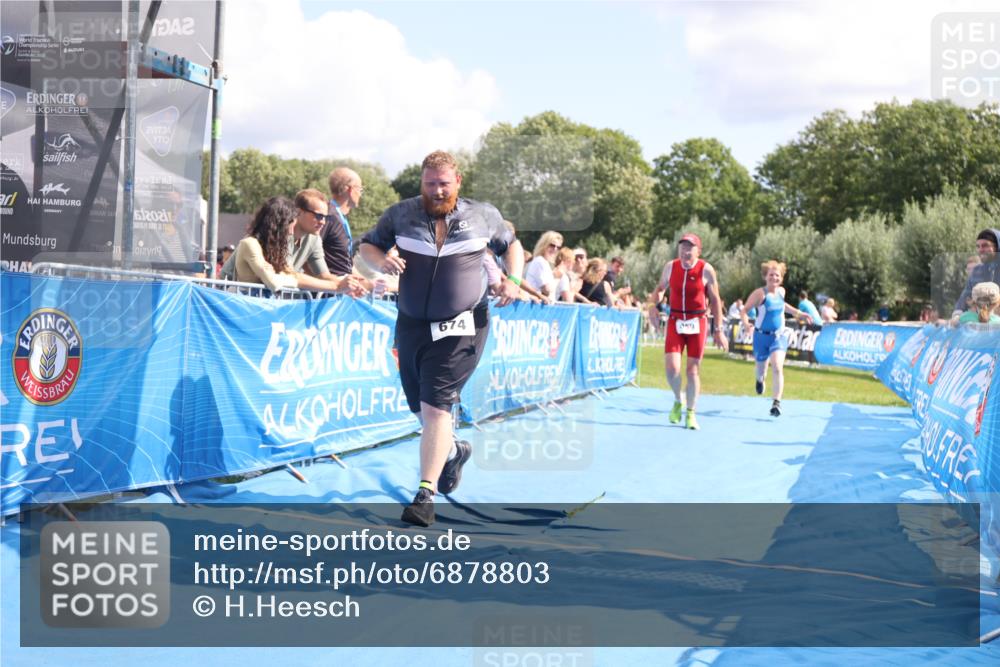 25.08.2024 - Elbe Triathlon Hamburg H.Heesch http://msf.ph/oto/6878803 25.08.2024 12:12:11 Ziel 459, 674, 1575 meine-sportfotos.de