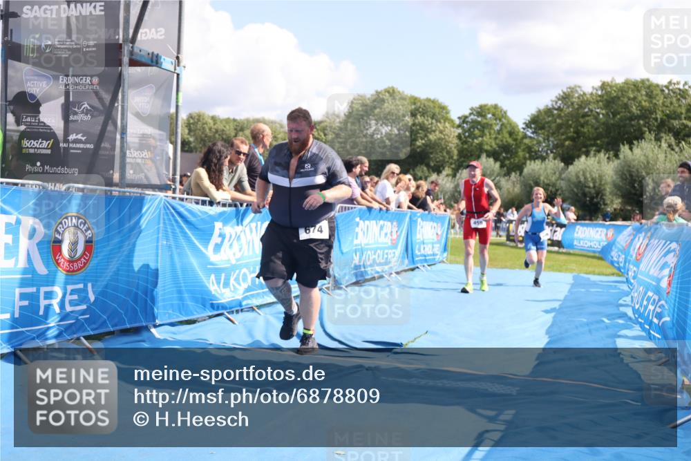 25.08.2024 - Elbe Triathlon Hamburg H.Heesch http://msf.ph/oto/6878809 25.08.2024 12:12:11 Ziel 459, 674, 1575 meine-sportfotos.de