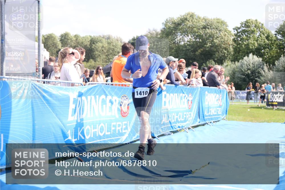25.08.2024 - Elbe Triathlon Hamburg H.Heesch http://msf.ph/oto/6878810 25.08.2024 11:49:50 Ziel 493, 548, 549, 1410, 1496 meine-sportfotos.de