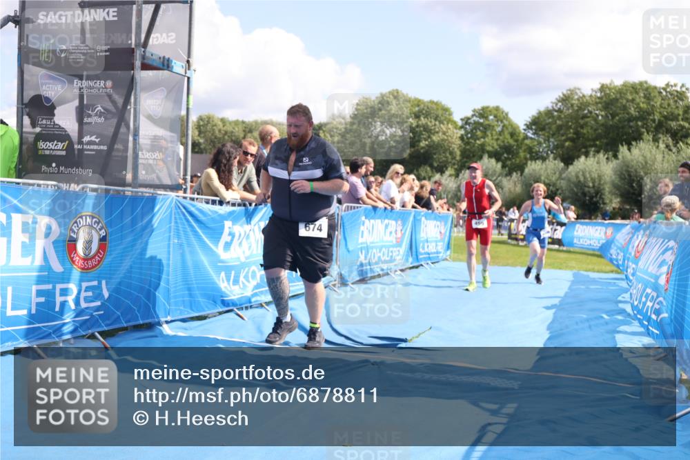 25.08.2024 - Elbe Triathlon Hamburg H.Heesch http://msf.ph/oto/6878811 25.08.2024 12:12:11 Ziel 459, 674, 1575 meine-sportfotos.de