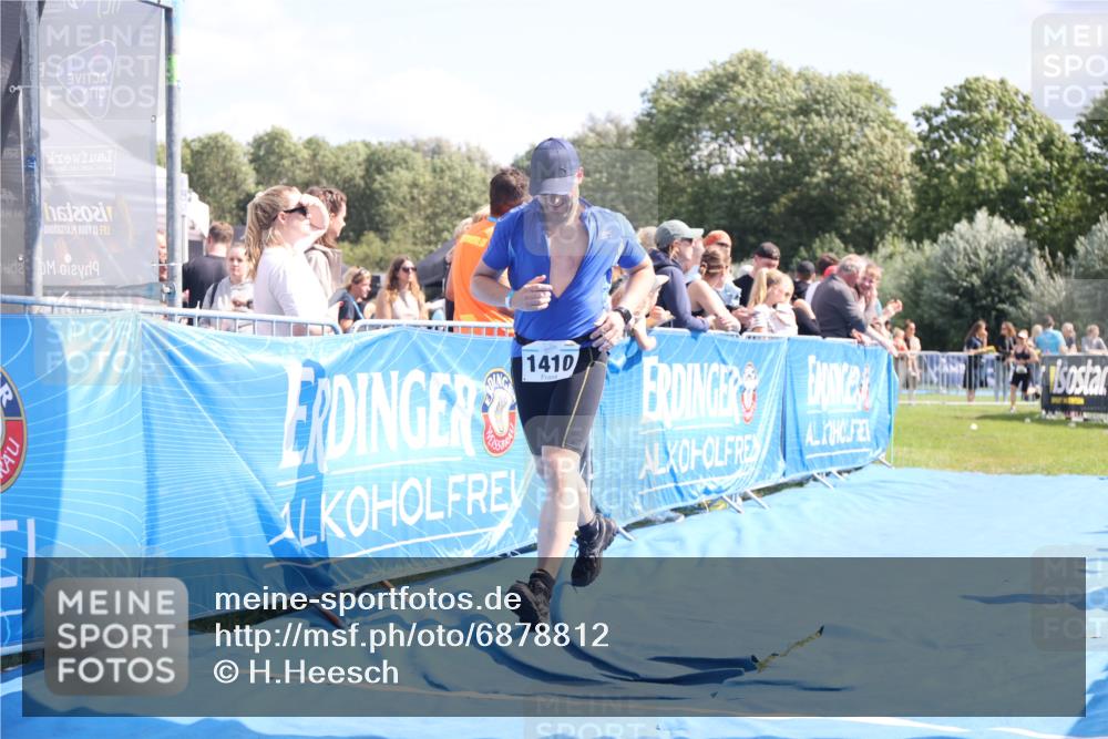 25.08.2024 - Elbe Triathlon Hamburg H.Heesch http://msf.ph/oto/6878812 25.08.2024 11:49:50 Ziel 493, 548, 549, 1410, 1496 meine-sportfotos.de