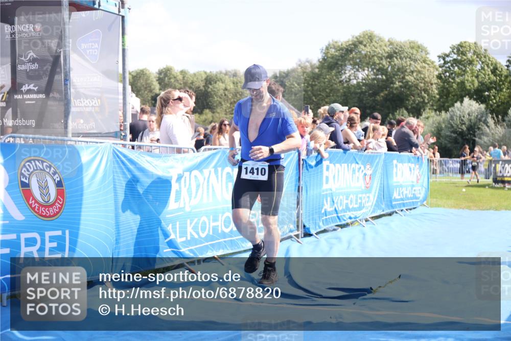 25.08.2024 - Elbe Triathlon Hamburg H.Heesch http://msf.ph/oto/6878820 25.08.2024 11:49:50 Ziel 493, 548, 549, 1410, 1496 meine-sportfotos.de