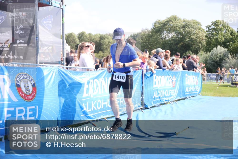 25.08.2024 - Elbe Triathlon Hamburg H.Heesch http://msf.ph/oto/6878822 25.08.2024 11:49:51 Ziel 493, 549, 1410, 1496 meine-sportfotos.de