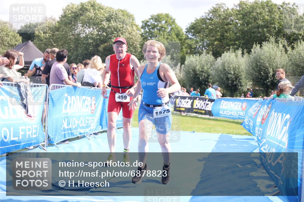 25.08.2024 - Elbe Triathlon Hamburg H.Heesch http://msf.ph/oto/6878823 25.08.2024 12:12:13 Ziel 459, 674, 1575 meine-sportfotos.de