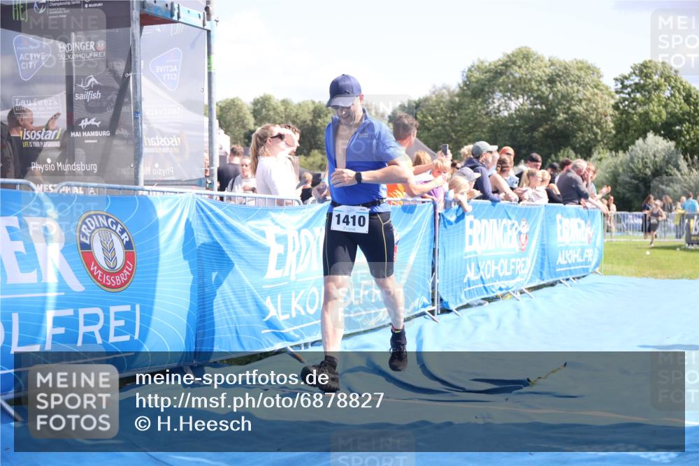 25.08.2024 - Elbe Triathlon Hamburg H.Heesch http://msf.ph/oto/6878827 25.08.2024 11:49:51 Ziel 493, 549, 1410, 1496 meine-sportfotos.de