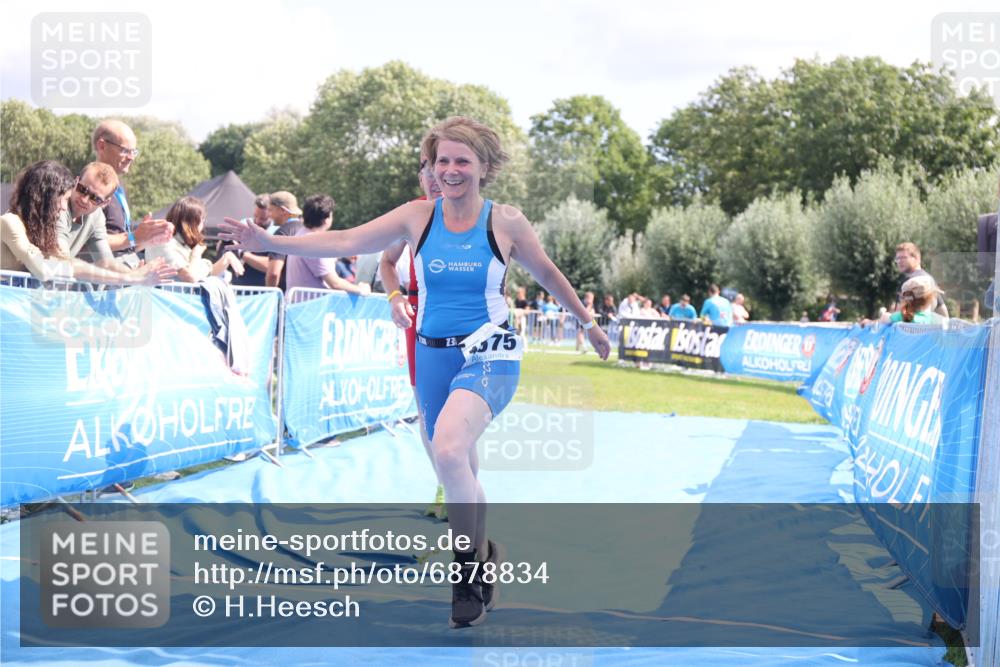 25.08.2024 - Elbe Triathlon Hamburg H.Heesch http://msf.ph/oto/6878834 25.08.2024 12:12:13 Ziel 459, 674, 1575 meine-sportfotos.de