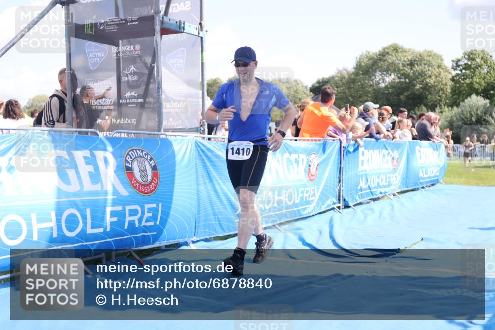 25.08.2024 - Elbe Triathlon Hamburg H.Heesch http://msf.ph/oto/6878840 25.08.2024 11:49:51 Ziel 493, 549, 1410, 1496 meine-sportfotos.de