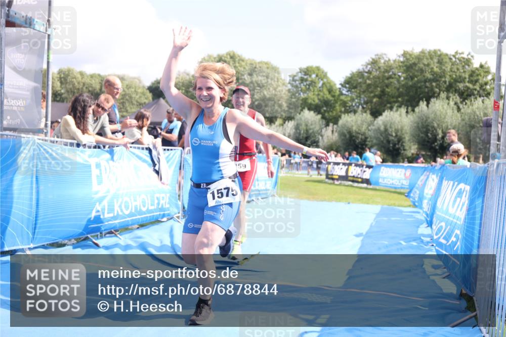 25.08.2024 - Elbe Triathlon Hamburg H.Heesch http://msf.ph/oto/6878844 25.08.2024 12:12:13 Ziel 459, 674, 1575 meine-sportfotos.de