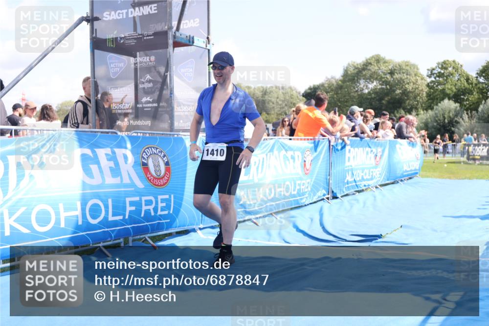 25.08.2024 - Elbe Triathlon Hamburg H.Heesch http://msf.ph/oto/6878847 25.08.2024 11:49:51 Ziel 493, 549, 1410, 1496 meine-sportfotos.de