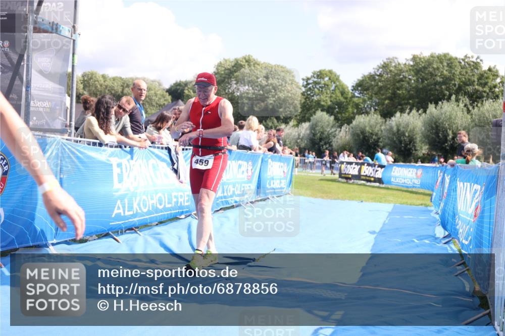 25.08.2024 - Elbe Triathlon Hamburg H.Heesch http://msf.ph/oto/6878856 25.08.2024 12:12:14 Ziel 459, 674, 1575 meine-sportfotos.de