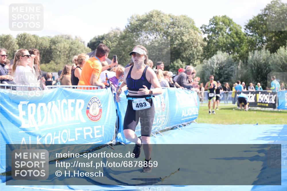 25.08.2024 - Elbe Triathlon Hamburg H.Heesch http://msf.ph/oto/6878859 25.08.2024 11:49:58 Ziel 493, 785 meine-sportfotos.de