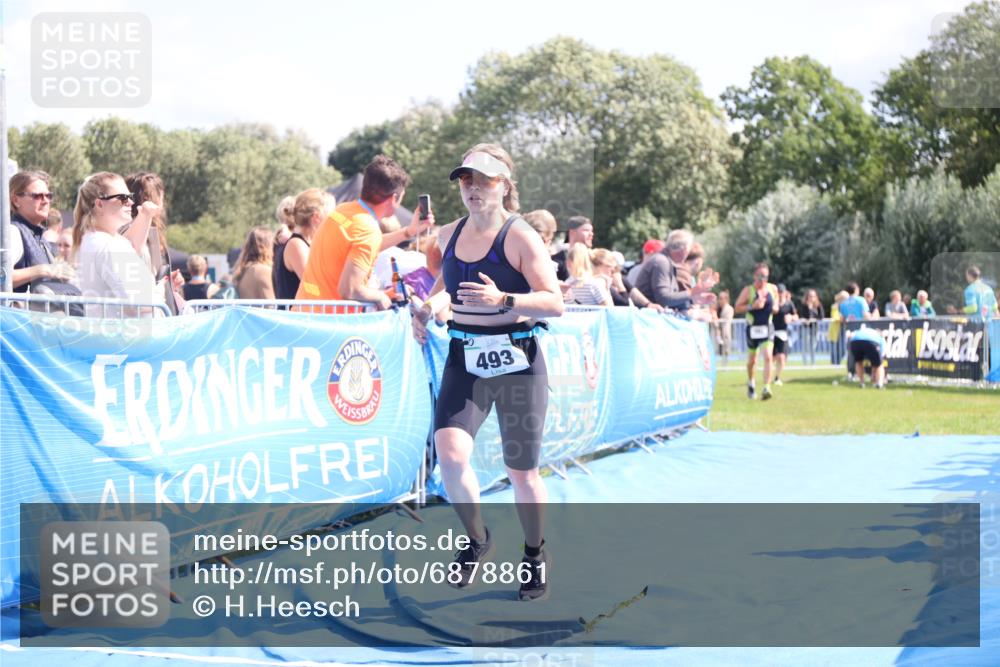 25.08.2024 - Elbe Triathlon Hamburg H.Heesch http://msf.ph/oto/6878861 25.08.2024 11:49:58 Ziel 493, 785 meine-sportfotos.de
