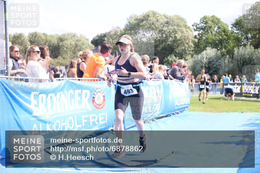 25.08.2024 - Elbe Triathlon Hamburg H.Heesch http://msf.ph/oto/6878862 25.08.2024 11:49:58 Ziel 493, 785 meine-sportfotos.de