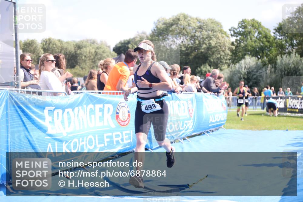 25.08.2024 - Elbe Triathlon Hamburg H.Heesch http://msf.ph/oto/6878864 25.08.2024 11:49:58 Ziel 493, 785 meine-sportfotos.de