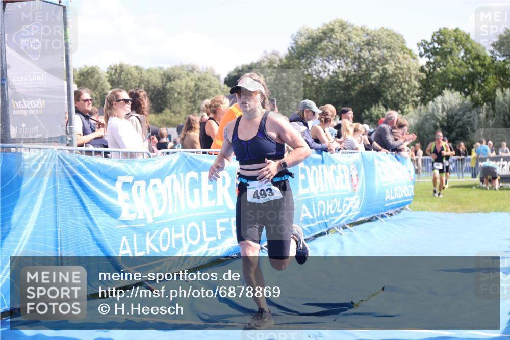 25.08.2024 - Elbe Triathlon Hamburg H.Heesch http://msf.ph/oto/6878869 25.08.2024 11:49:58 Ziel 493, 785 meine-sportfotos.de