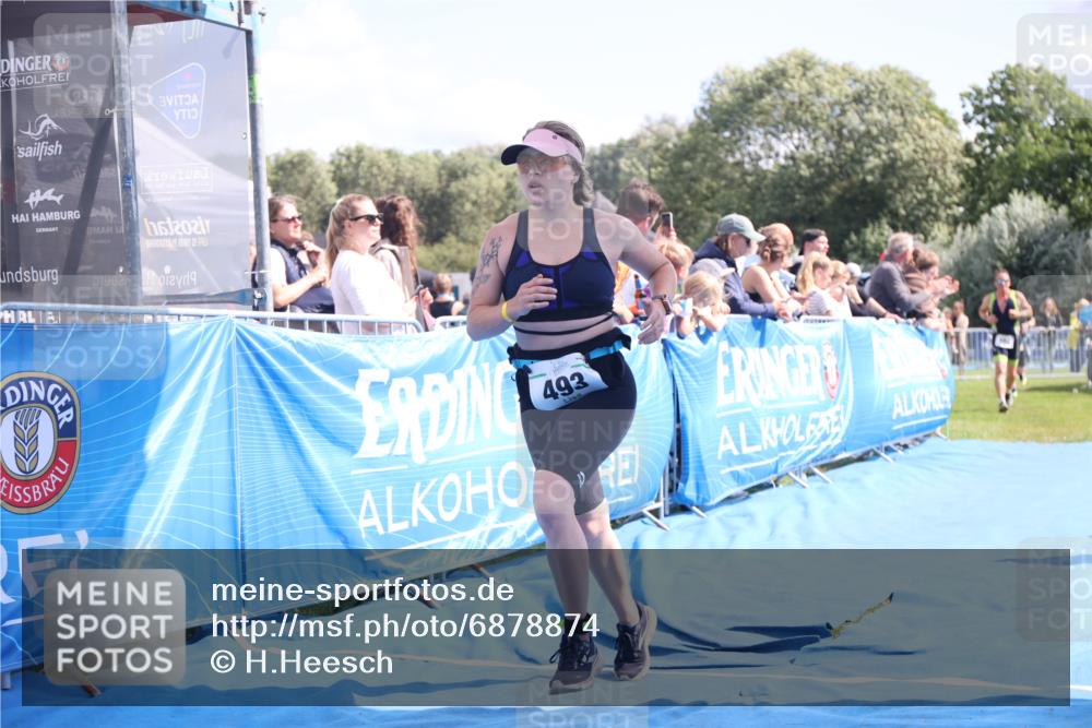 25.08.2024 - Elbe Triathlon Hamburg H.Heesch http://msf.ph/oto/6878874 25.08.2024 11:49:59 Ziel 411, 493, 785 meine-sportfotos.de