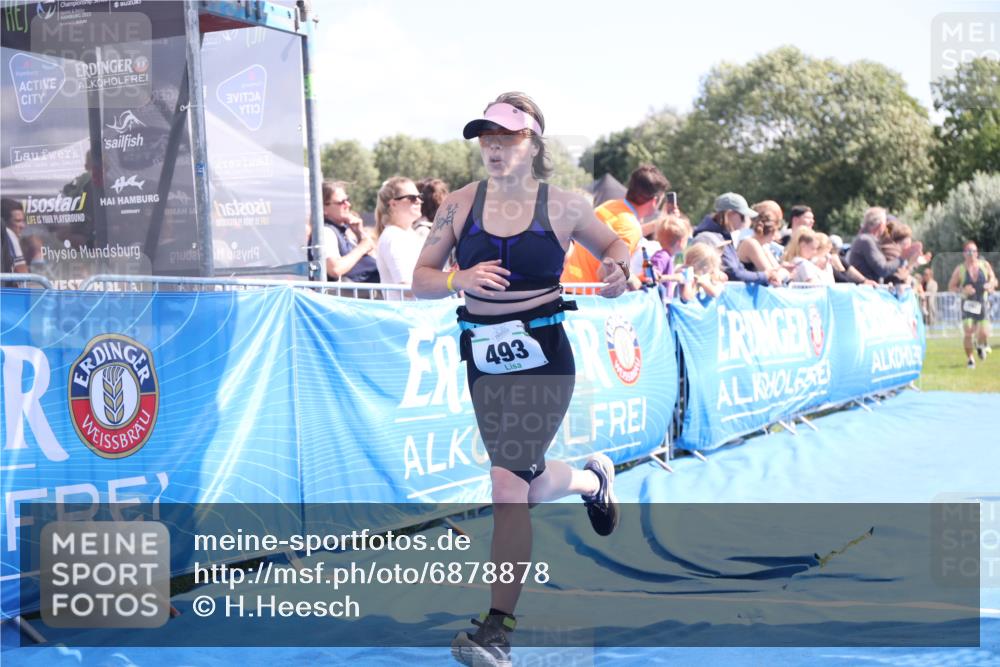25.08.2024 - Elbe Triathlon Hamburg H.Heesch http://msf.ph/oto/6878878 25.08.2024 11:49:59 Ziel 411, 493, 785 meine-sportfotos.de