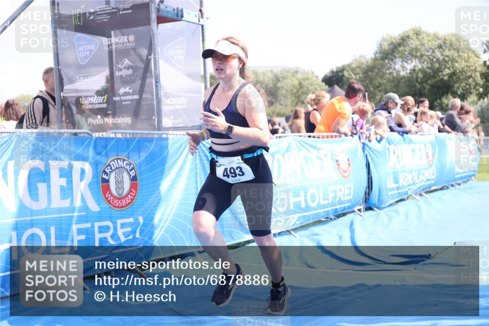 25.08.2024 - Elbe Triathlon Hamburg H.Heesch http://msf.ph/oto/6878886 25.08.2024 11:49:59 Ziel 411, 493, 785 meine-sportfotos.de
