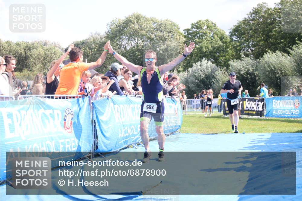 25.08.2024 - Elbe Triathlon Hamburg H.Heesch http://msf.ph/oto/6878900 25.08.2024 11:50:03 Ziel 411, 493, 785 meine-sportfotos.de