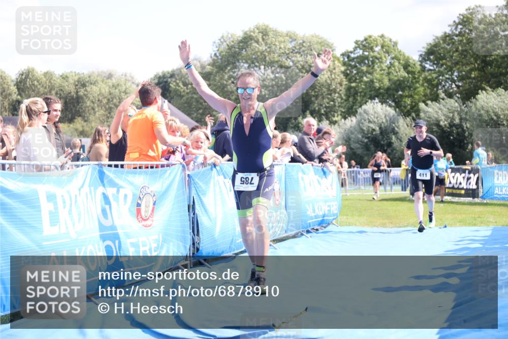 25.08.2024 - Elbe Triathlon Hamburg H.Heesch http://msf.ph/oto/6878910 25.08.2024 11:50:04 Ziel 411, 493, 509, 785 meine-sportfotos.de