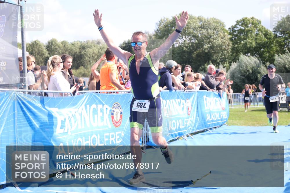25.08.2024 - Elbe Triathlon Hamburg H.Heesch http://msf.ph/oto/6878917 25.08.2024 11:50:04 Ziel 411, 493, 509, 785 meine-sportfotos.de