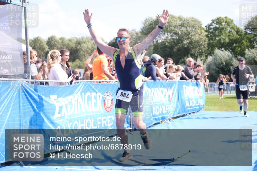 25.08.2024 - Elbe Triathlon Hamburg H.Heesch http://msf.ph/oto/6878919 25.08.2024 11:50:04 Ziel 411, 493, 509, 785 meine-sportfotos.de