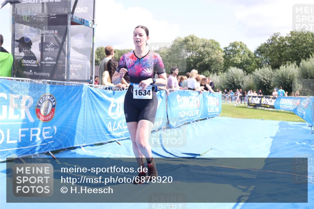25.08.2024 - Elbe Triathlon Hamburg H.Heesch http://msf.ph/oto/6878920 25.08.2024 12:12:28 Ziel 1634, 1679 meine-sportfotos.de