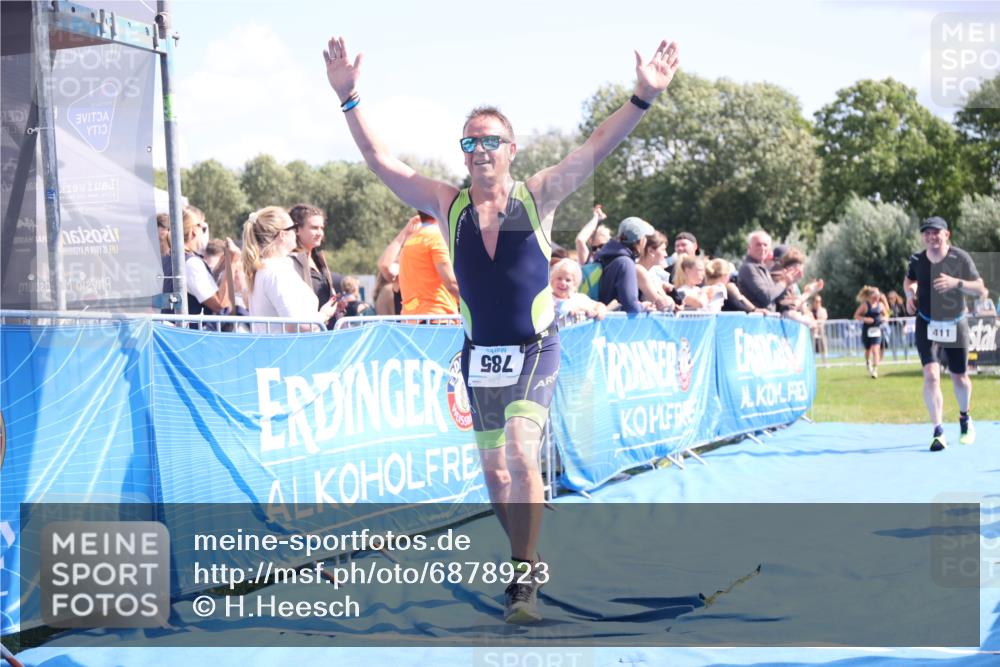 25.08.2024 - Elbe Triathlon Hamburg H.Heesch http://msf.ph/oto/6878923 25.08.2024 11:50:04 Ziel 411, 493, 509, 785 meine-sportfotos.de