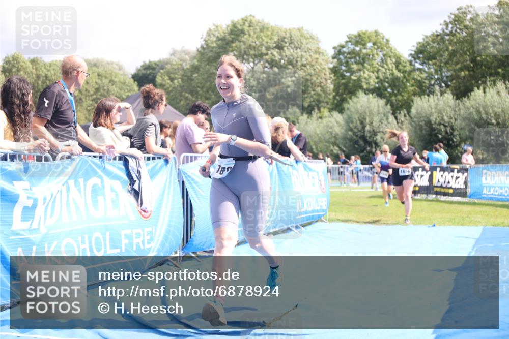 25.08.2024 - Elbe Triathlon Hamburg H.Heesch http://msf.ph/oto/6878924 25.08.2024 12:12:36 Ziel 1528, 1636, 1679 meine-sportfotos.de