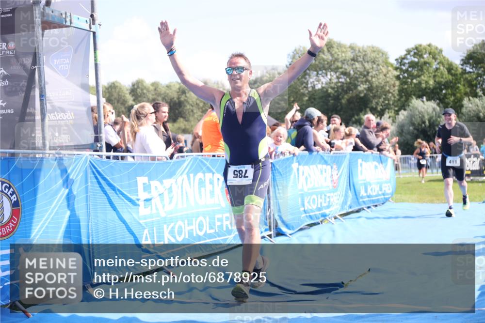 25.08.2024 - Elbe Triathlon Hamburg H.Heesch http://msf.ph/oto/6878925 25.08.2024 11:50:04 Ziel 411, 493, 509, 785 meine-sportfotos.de