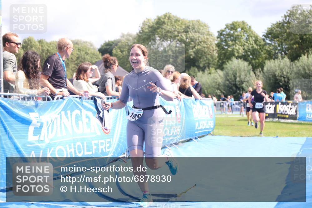 25.08.2024 - Elbe Triathlon Hamburg H.Heesch http://msf.ph/oto/6878930 25.08.2024 12:12:36 Ziel 1528, 1636, 1679 meine-sportfotos.de