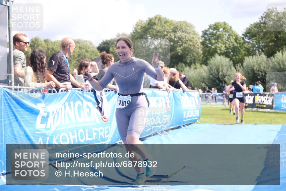25.08.2024 - Elbe Triathlon Hamburg H.Heesch http://msf.ph/oto/6878932 25.08.2024 12:12:36 Ziel 1528, 1636, 1679 meine-sportfotos.de