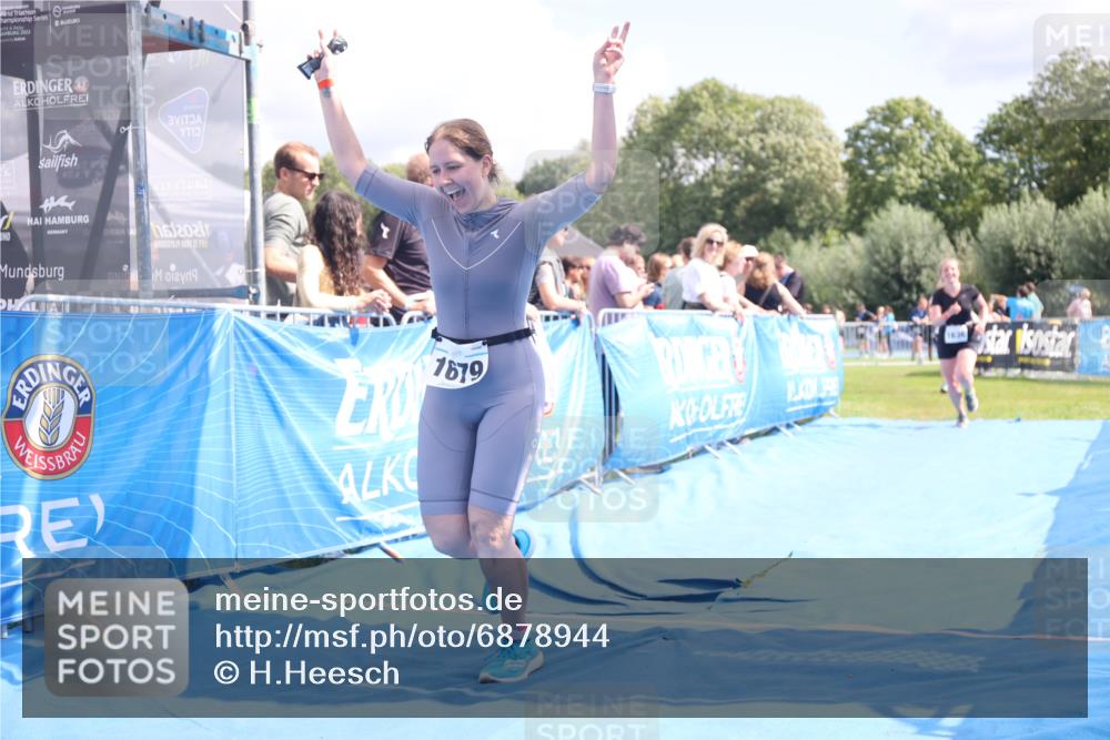 25.08.2024 - Elbe Triathlon Hamburg H.Heesch http://msf.ph/oto/6878944 25.08.2024 12:12:36 Ziel 1528, 1636, 1679 meine-sportfotos.de