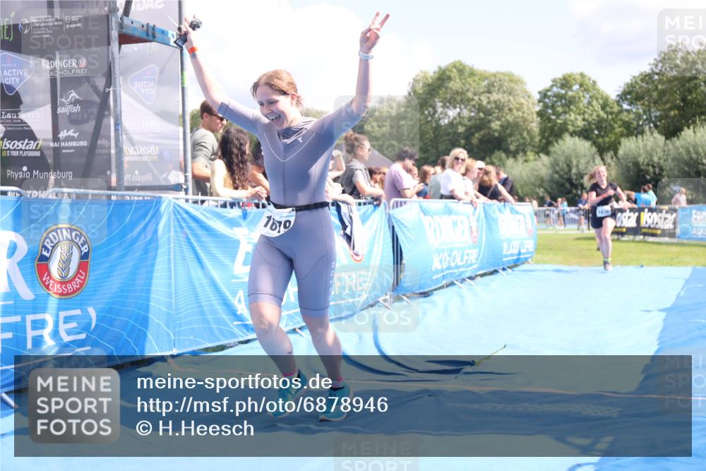 25.08.2024 - Elbe Triathlon Hamburg H.Heesch http://msf.ph/oto/6878946 25.08.2024 12:12:36 Ziel 1528, 1636, 1679 meine-sportfotos.de