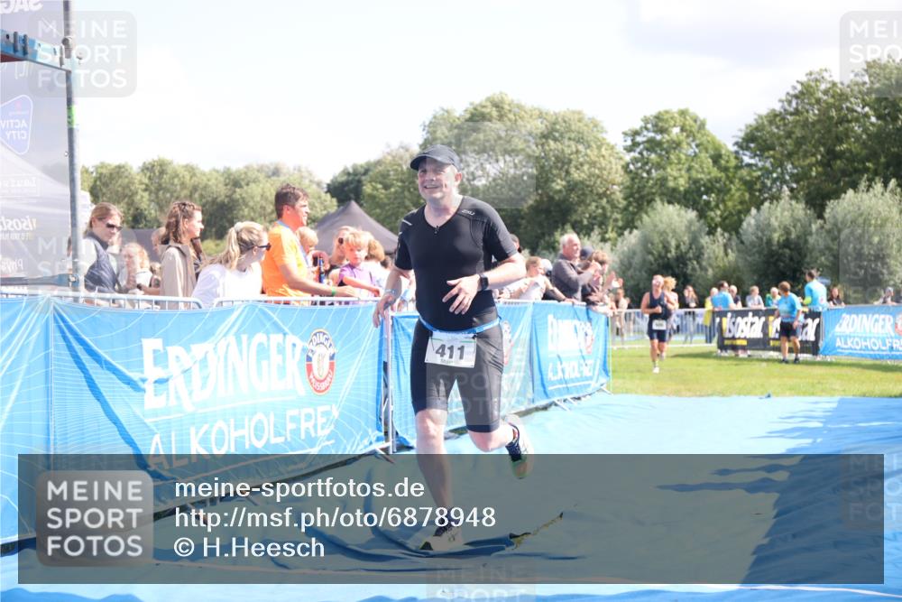 25.08.2024 - Elbe Triathlon Hamburg H.Heesch http://msf.ph/oto/6878948 25.08.2024 11:50:07 Ziel 411, 509, 785, 1672 meine-sportfotos.de