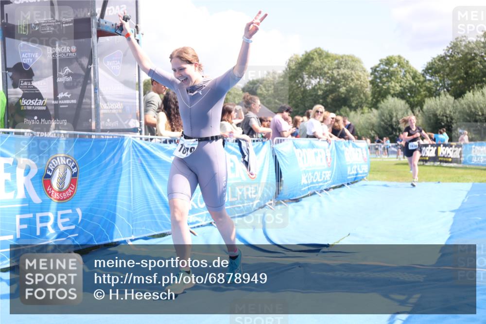 25.08.2024 - Elbe Triathlon Hamburg H.Heesch http://msf.ph/oto/6878949 25.08.2024 12:12:36 Ziel 1528, 1636, 1679 meine-sportfotos.de