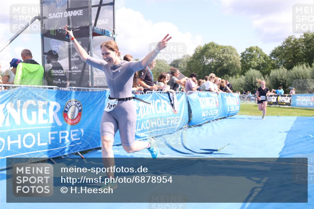 25.08.2024 - Elbe Triathlon Hamburg H.Heesch http://msf.ph/oto/6878954 25.08.2024 12:12:37 Ziel 1528, 1636, 1679 meine-sportfotos.de