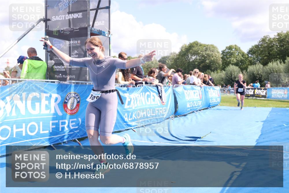 25.08.2024 - Elbe Triathlon Hamburg H.Heesch http://msf.ph/oto/6878957 25.08.2024 12:12:37 Ziel 1528, 1636, 1679 meine-sportfotos.de