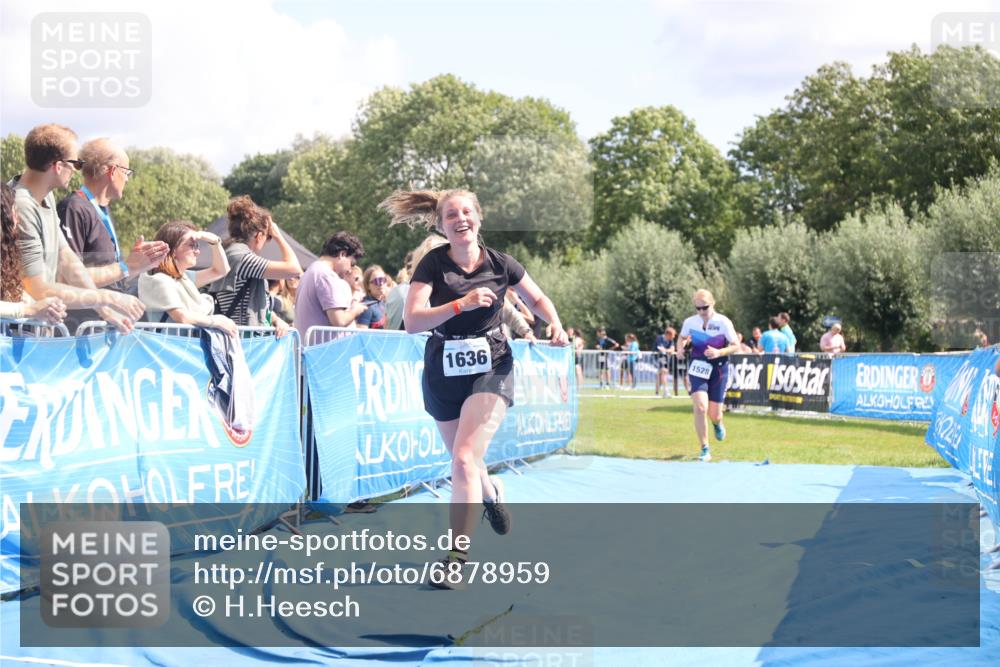 25.08.2024 - Elbe Triathlon Hamburg H.Heesch http://msf.ph/oto/6878959 25.08.2024 12:12:39 Ziel 1528, 1636, 1679 meine-sportfotos.de