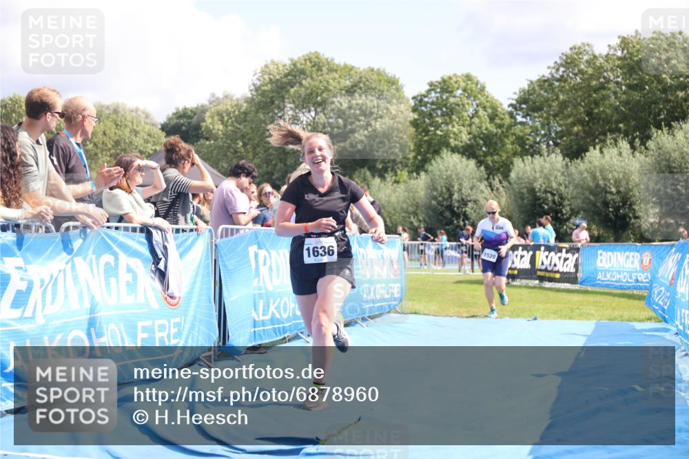 25.08.2024 - Elbe Triathlon Hamburg H.Heesch http://msf.ph/oto/6878960 25.08.2024 12:12:39 Ziel 1528, 1636, 1679 meine-sportfotos.de