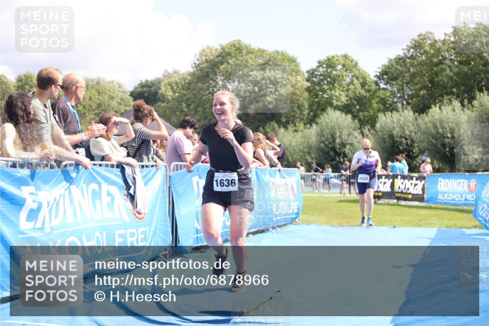 25.08.2024 - Elbe Triathlon Hamburg H.Heesch http://msf.ph/oto/6878966 25.08.2024 12:12:39 Ziel 1528, 1636, 1679 meine-sportfotos.de