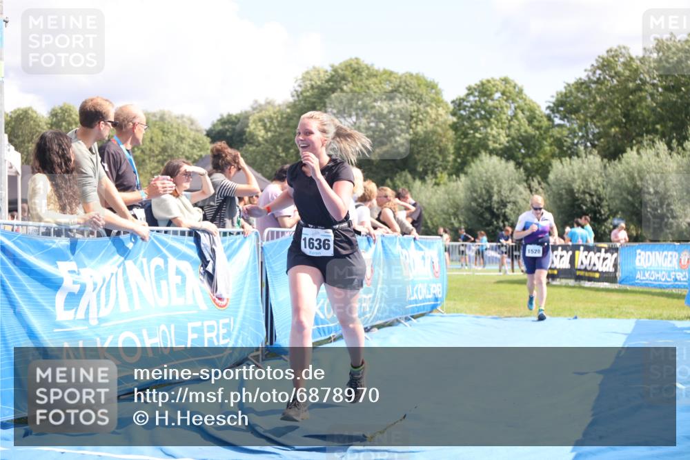 25.08.2024 - Elbe Triathlon Hamburg H.Heesch http://msf.ph/oto/6878970 25.08.2024 12:12:39 Ziel 1528, 1636, 1679 meine-sportfotos.de