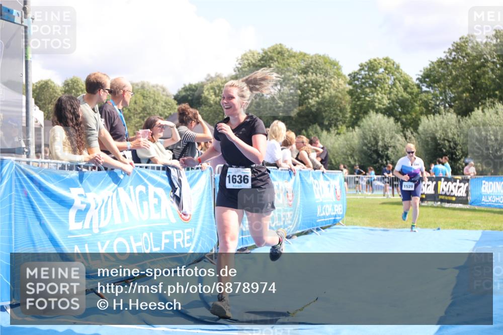 25.08.2024 - Elbe Triathlon Hamburg H.Heesch http://msf.ph/oto/6878974 25.08.2024 12:12:39 Ziel 1528, 1636, 1679 meine-sportfotos.de