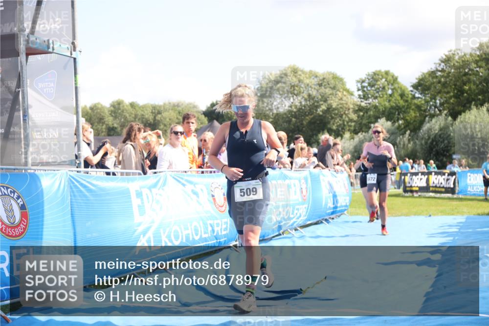 25.08.2024 - Elbe Triathlon Hamburg H.Heesch http://msf.ph/oto/6878979 25.08.2024 11:50:12 Ziel 411, 509, 1672 meine-sportfotos.de